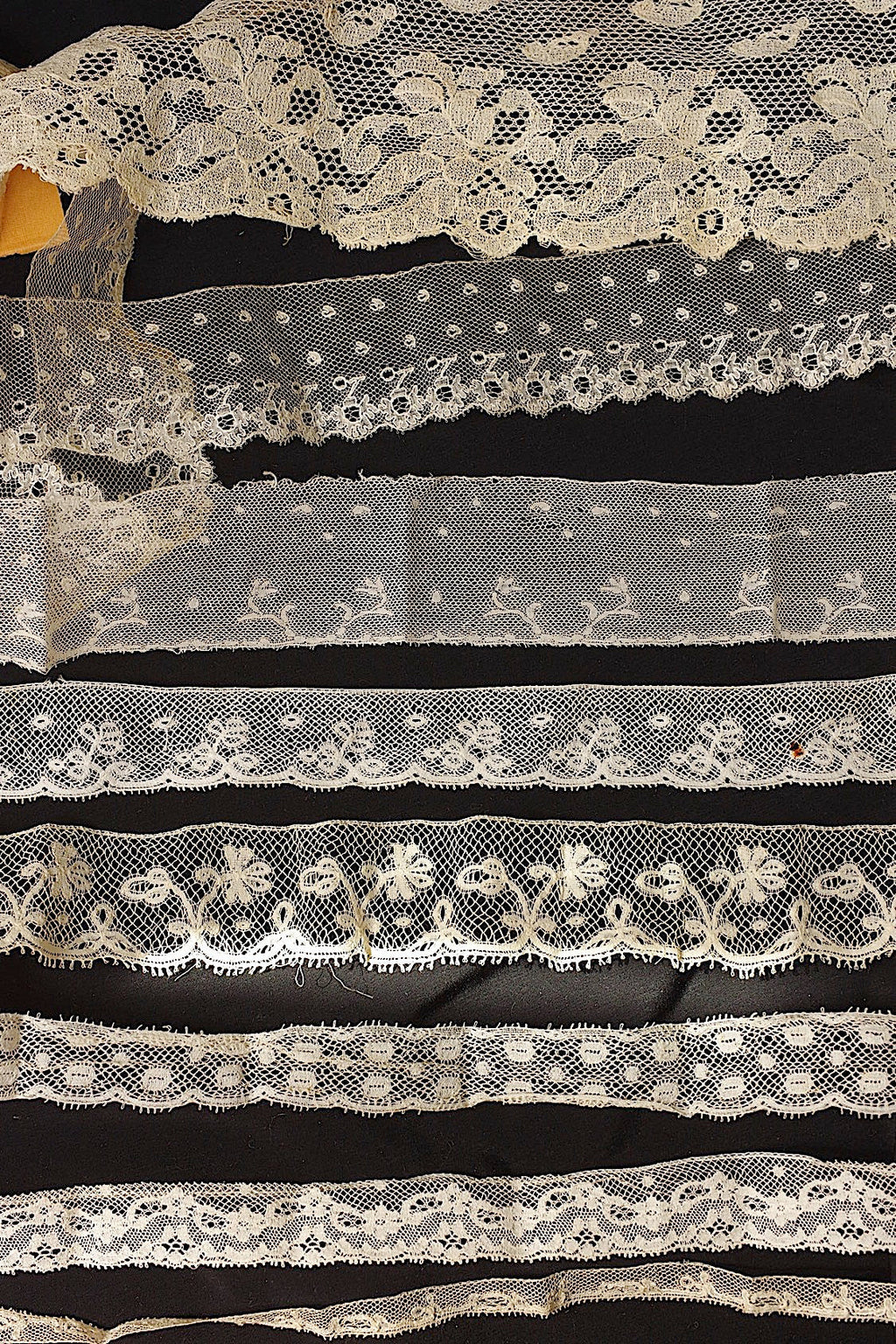 アンティークレース　dentelle ancienne　素材用　lots4 .FR a l'epoque