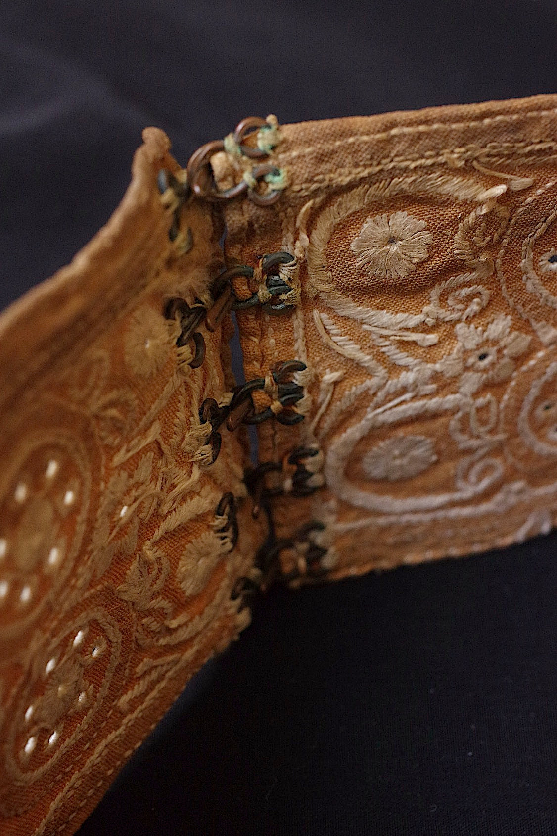 アンティークレース　dentelle ancienne　刺繍　スタンドカラー .FR a l'epoque