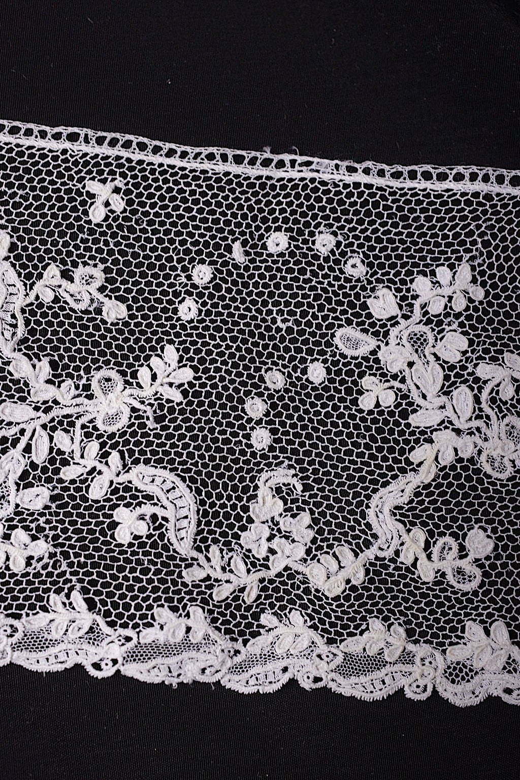 アンティークレース　dentelle ancienne　150cm 220cm アランソン .FR a l'epoque