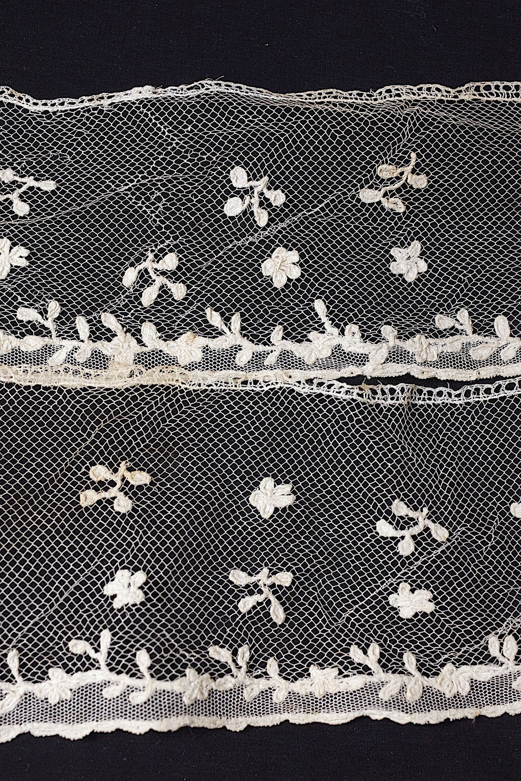 アンティークレース　dentelle ancienne　150cm 150cm アランソン .FR a l'epoque