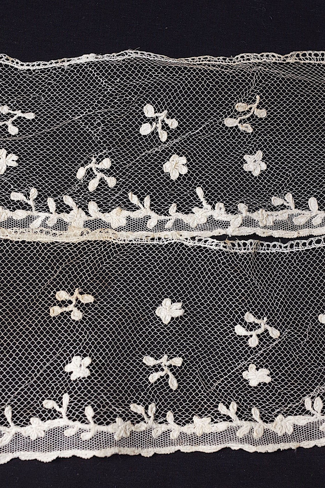 アンティークレース　dentelle ancienne　150cm 150cm アランソン .FR a l'epoque