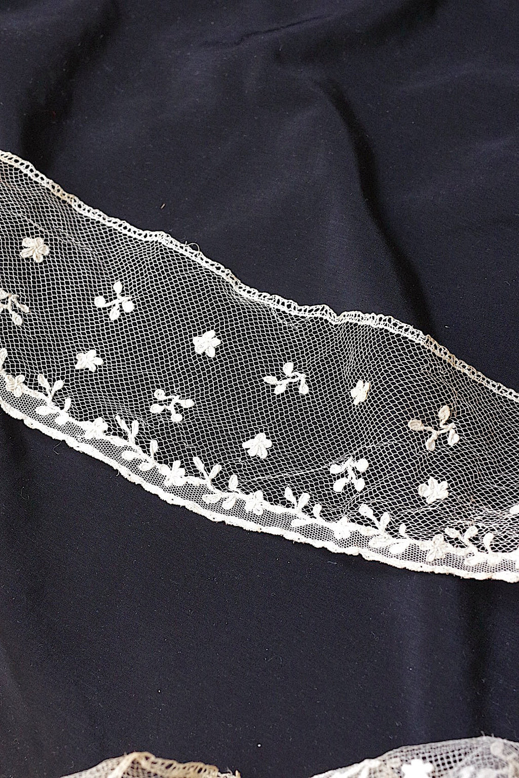 アンティークレース　dentelle ancienne　150cm 150cm アランソン .FR a l'epoque