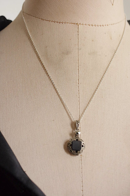 アンティークペンダント　collier antique .FR a l'epoque