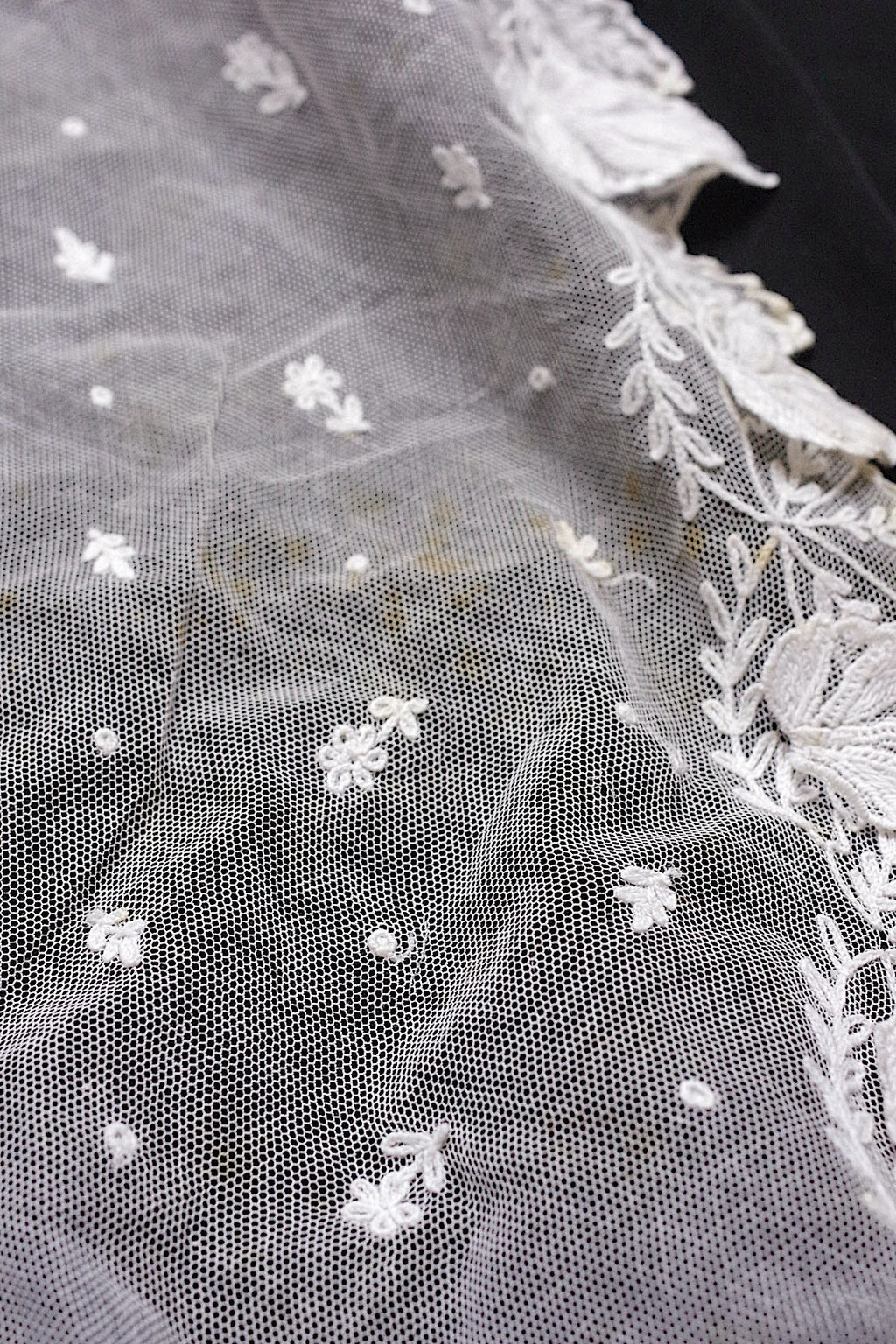 アンティークレース　dentelle ancienne タイ .FR a l'epoque