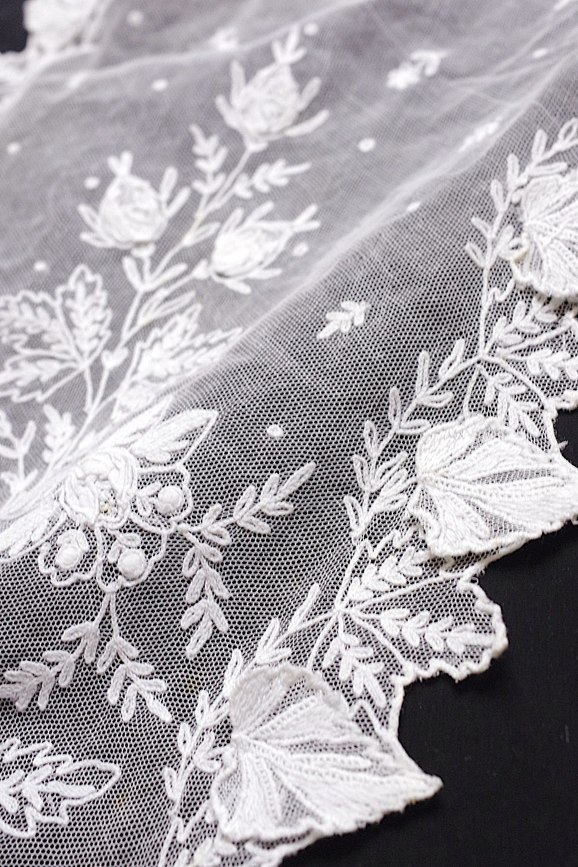 アンティークレース　dentelle ancienne タイ .FR a l'epoque