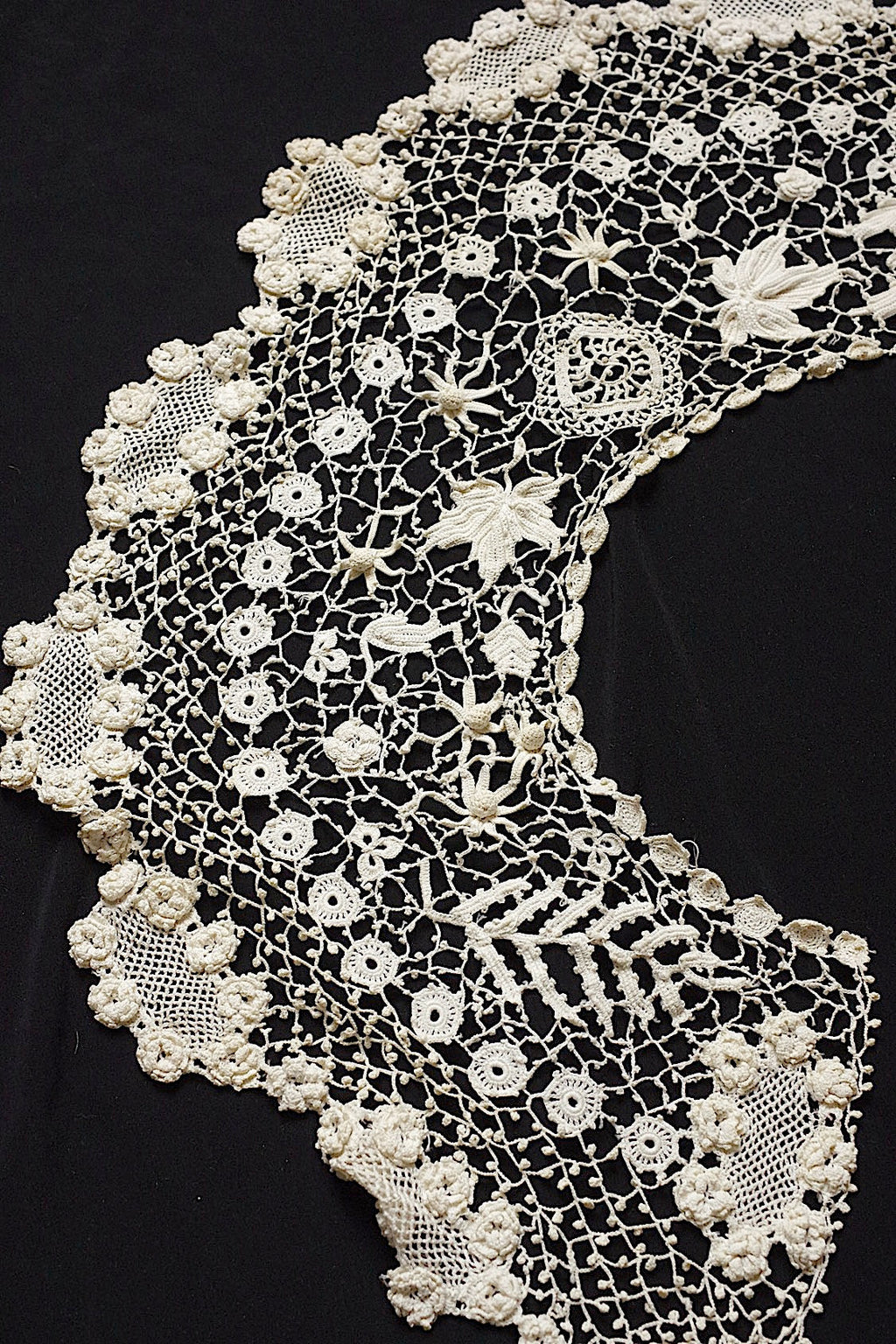 アンティークレース　dentelle ancienne クロシェ襟 .FR a l'epoque