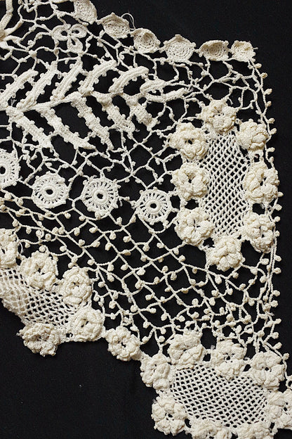 アンティークレース　dentelle ancienne クロシェ襟 .FR a l'epoque