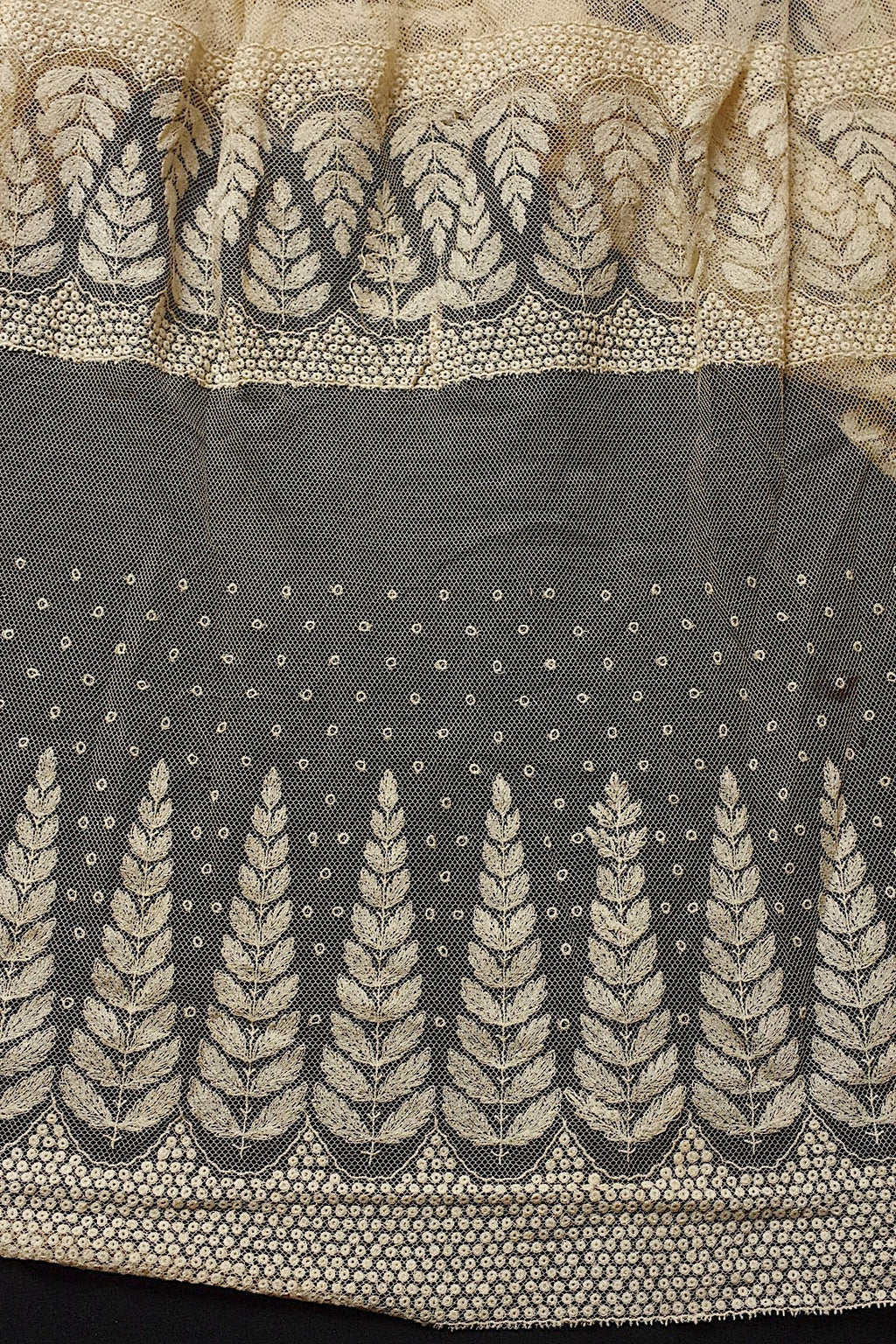 アンティークレース　dentelle ancienne スカート生地　ハギレ1 .FR a l'epoque