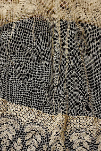 アンティークレース　dentelle ancienne スカート生地　ハギレ1 .FR a l'epoque
