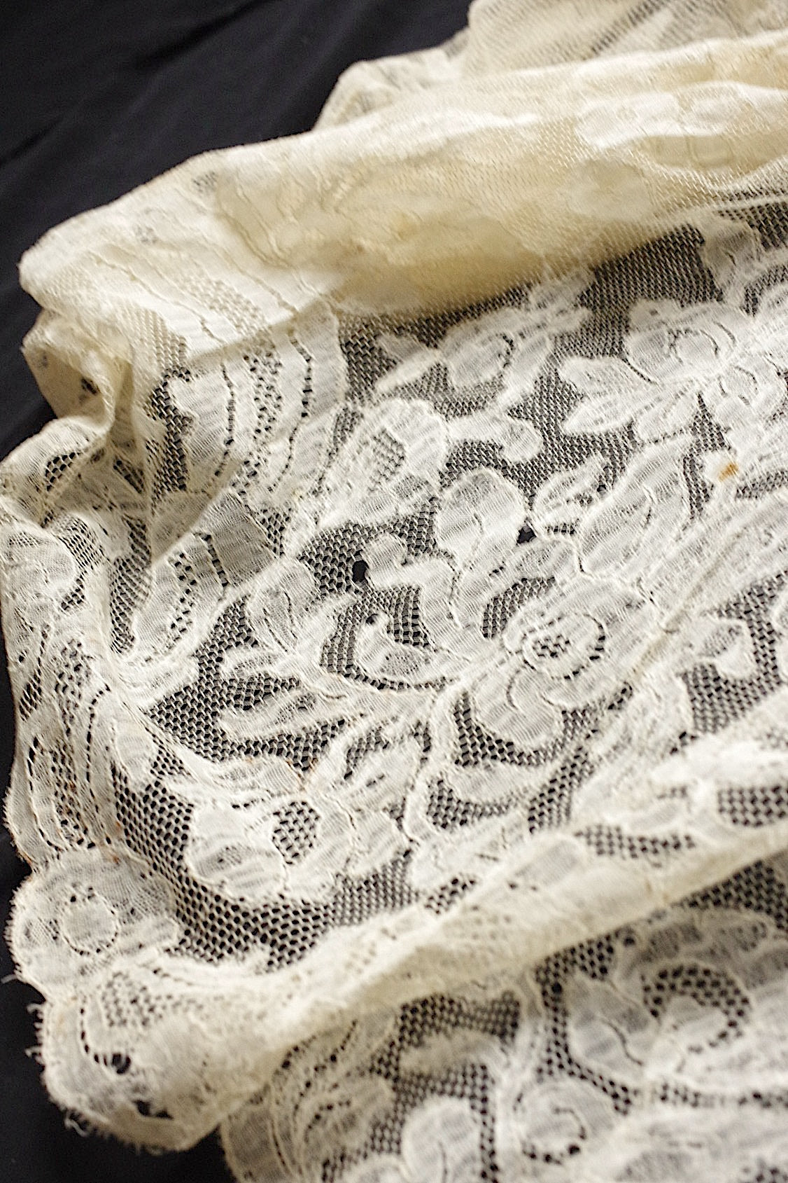 アンティークレース　dentelle ancienne スカート生地　ハギレ2 .FR a l'epoque