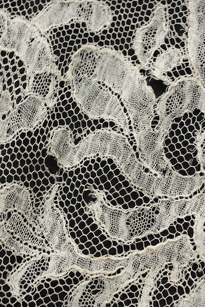 アンティークレース　dentelle ancienne スカート生地　ハギレ2 .FR a l'epoque