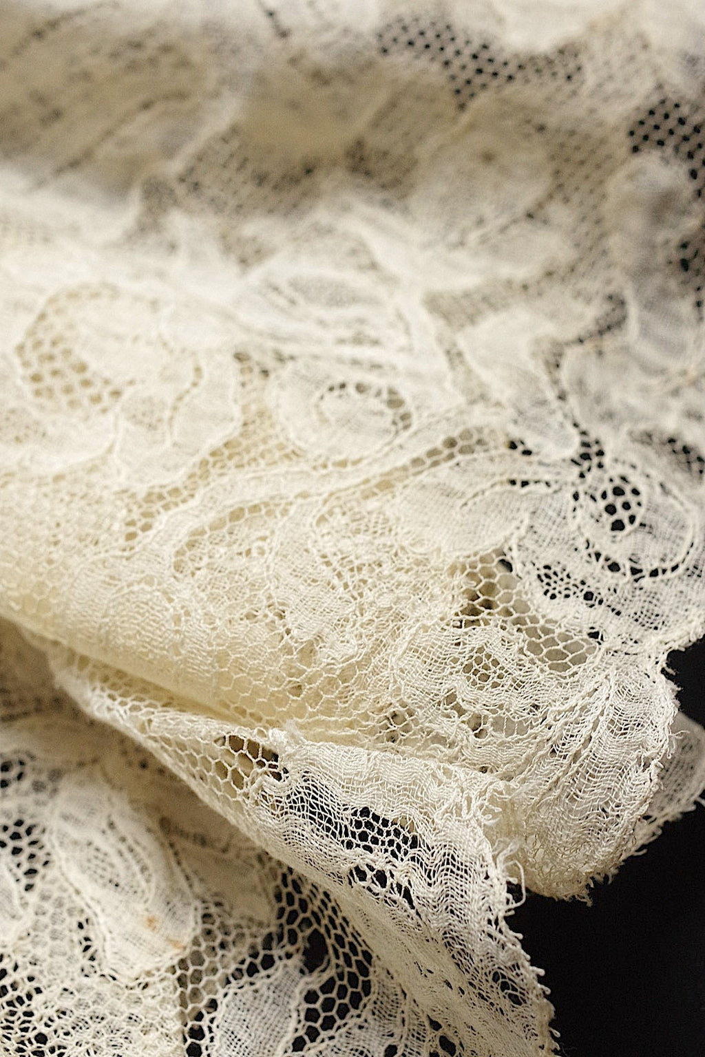 アンティークレース　dentelle ancienne スカート生地　ハギレ2 .FR a l'epoque