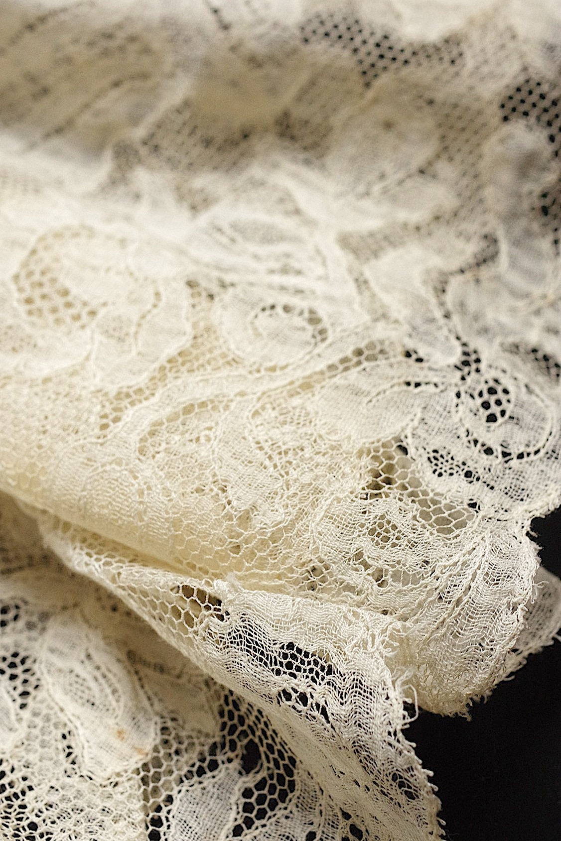 アンティークレース　dentelle ancienne スカート生地　ハギレ2 .FR a l'epoque