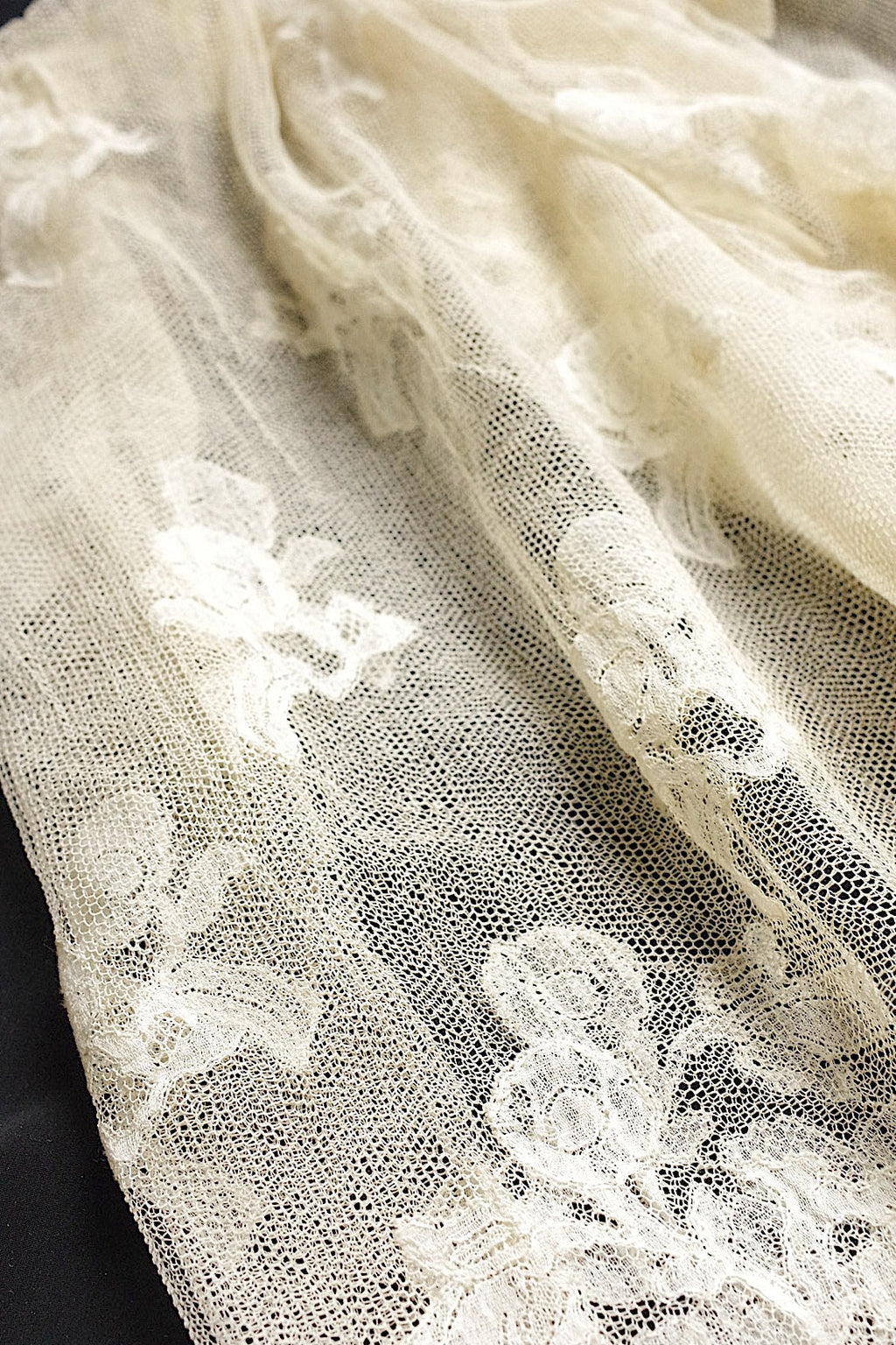 アンティークレース　dentelle ancienne スカート生地　ハギレ2 .FR a l'epoque