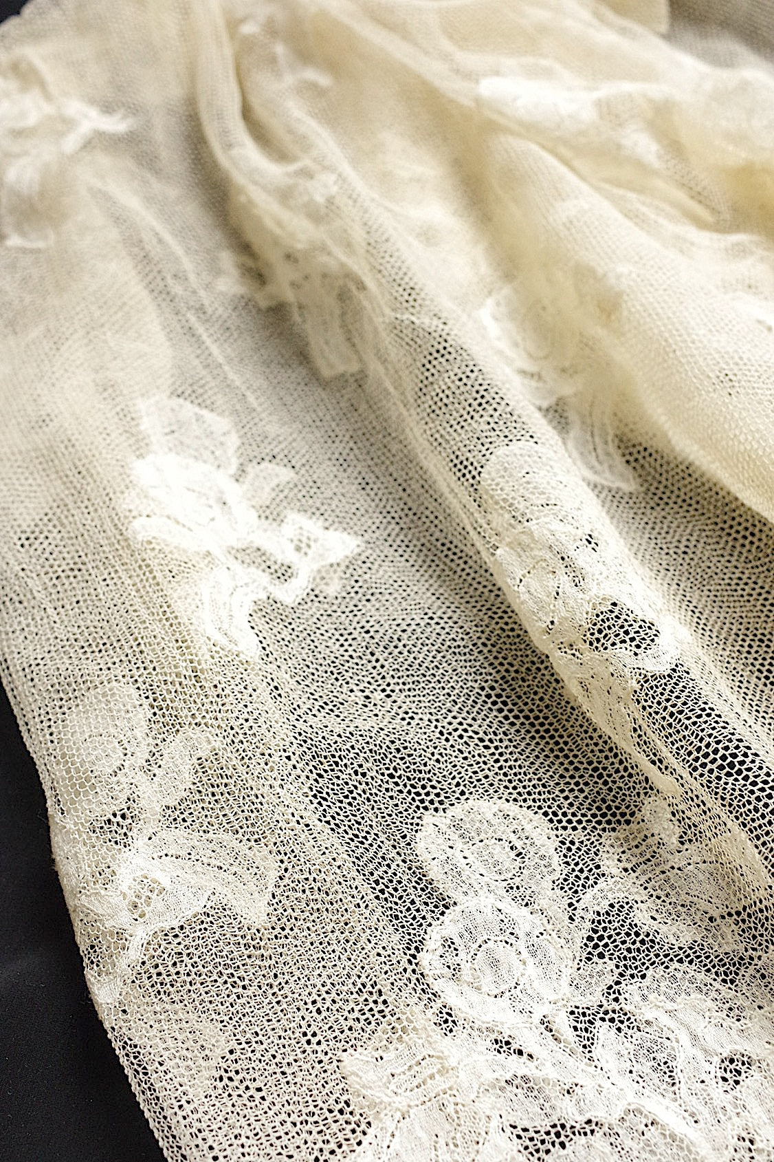 アンティークレース　dentelle ancienne スカート生地　ハギレ2 .FR a l'epoque