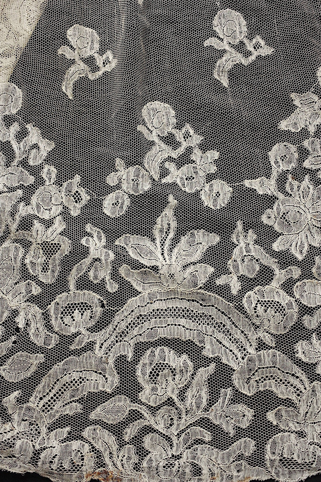 アンティークレース　dentelle ancienne スカート生地　ハギレ2 .FR a l'epoque
