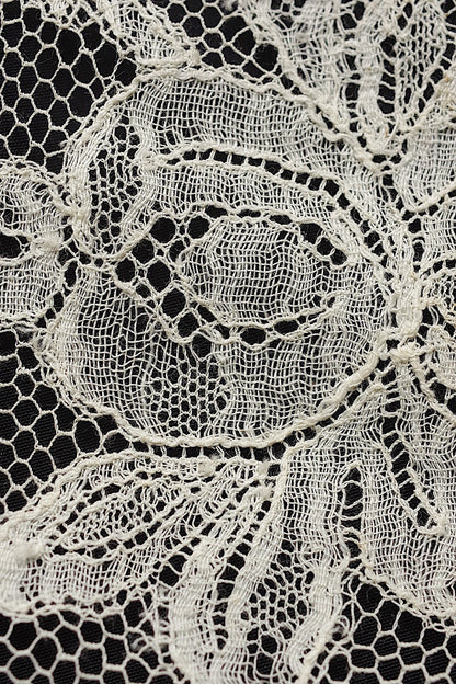 アンティークレース　dentelle ancienne スカート生地　ハギレ2 .FR a l'epoque