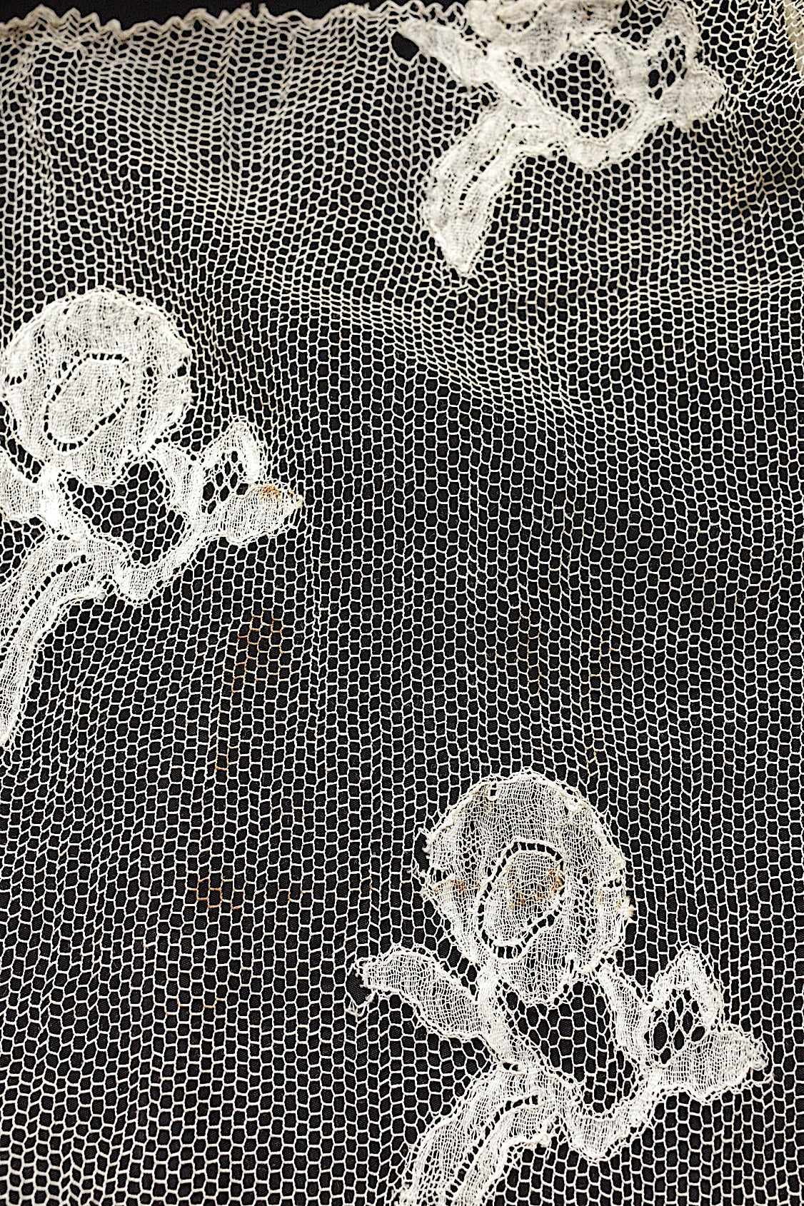 アンティークレース　dentelle ancienne スカート生地　ハギレ2 .FR a l'epoque