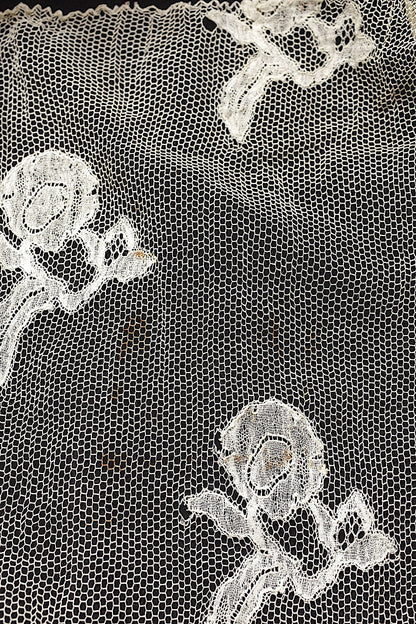 アンティークレース　dentelle ancienne スカート生地　ハギレ2 .FR a l'epoque