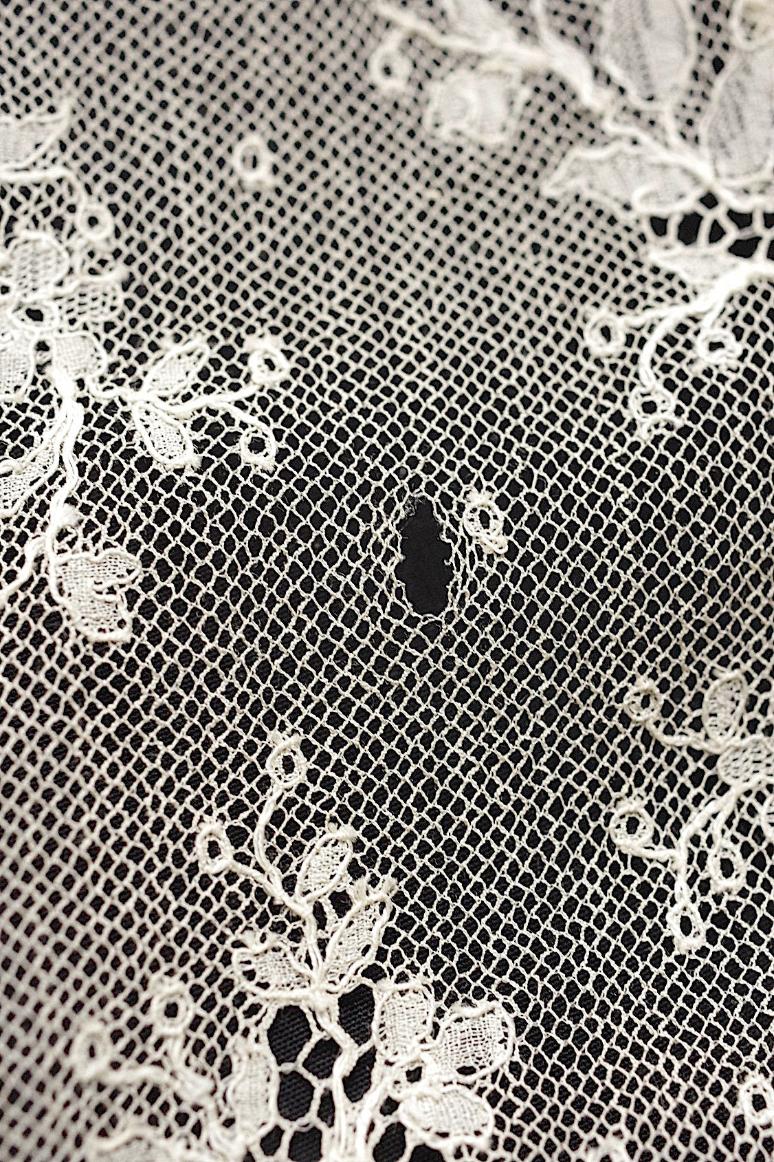 アンティークレース　dentelle ancienne 134cm .FR a l'epoque