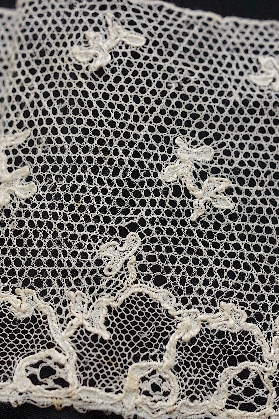 アンティークレース　dentelle ancienne 194cm　103cm .FR a l'epoque