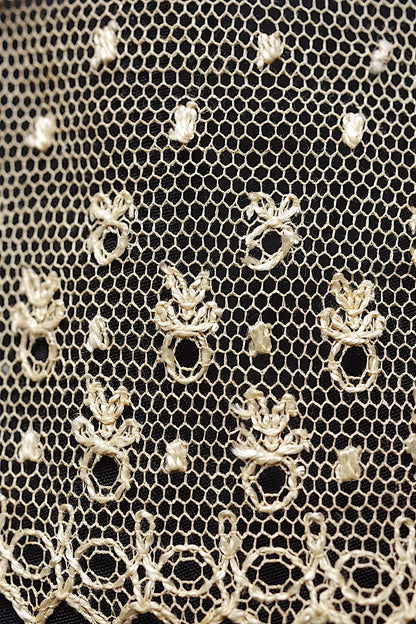 アンティークレース　dentelle ancienne 194cm　103cm .FR a l'epoque