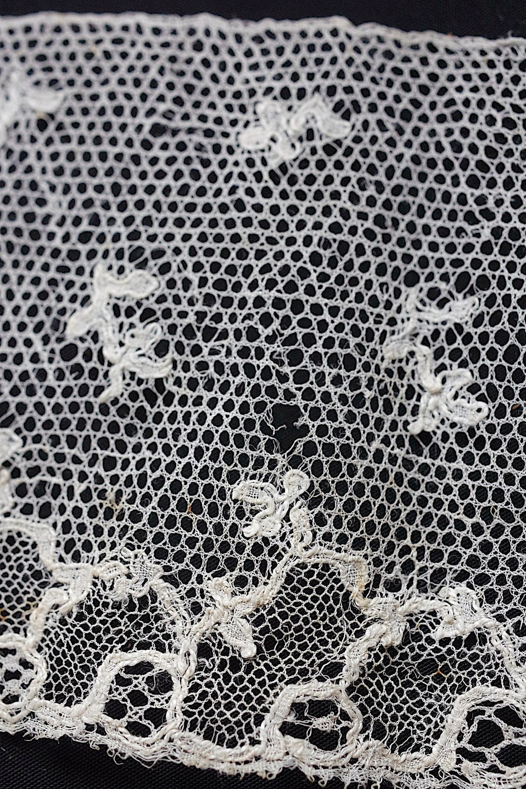 アンティークレース　dentelle ancienne 194cm　103cm .FR a l'epoque