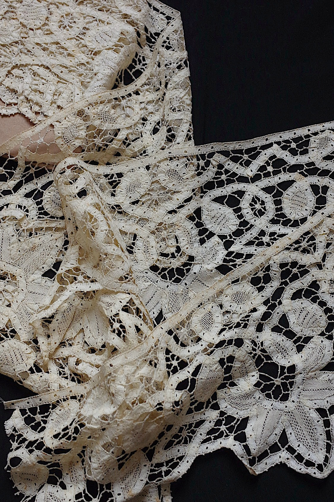アンティークレース　dentelle ancienne 460cm .FR a l'epoque