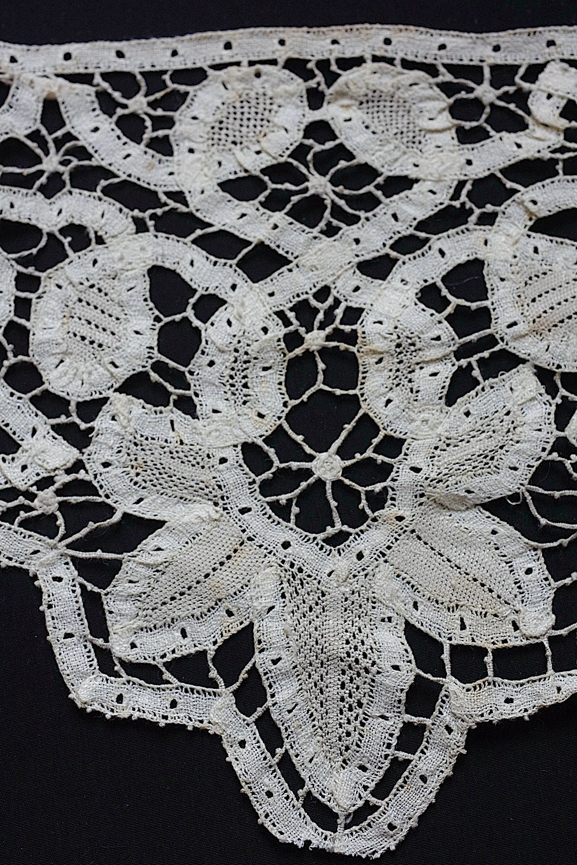 アンティークレース　dentelle ancienne 460cm .FR a l'epoque
