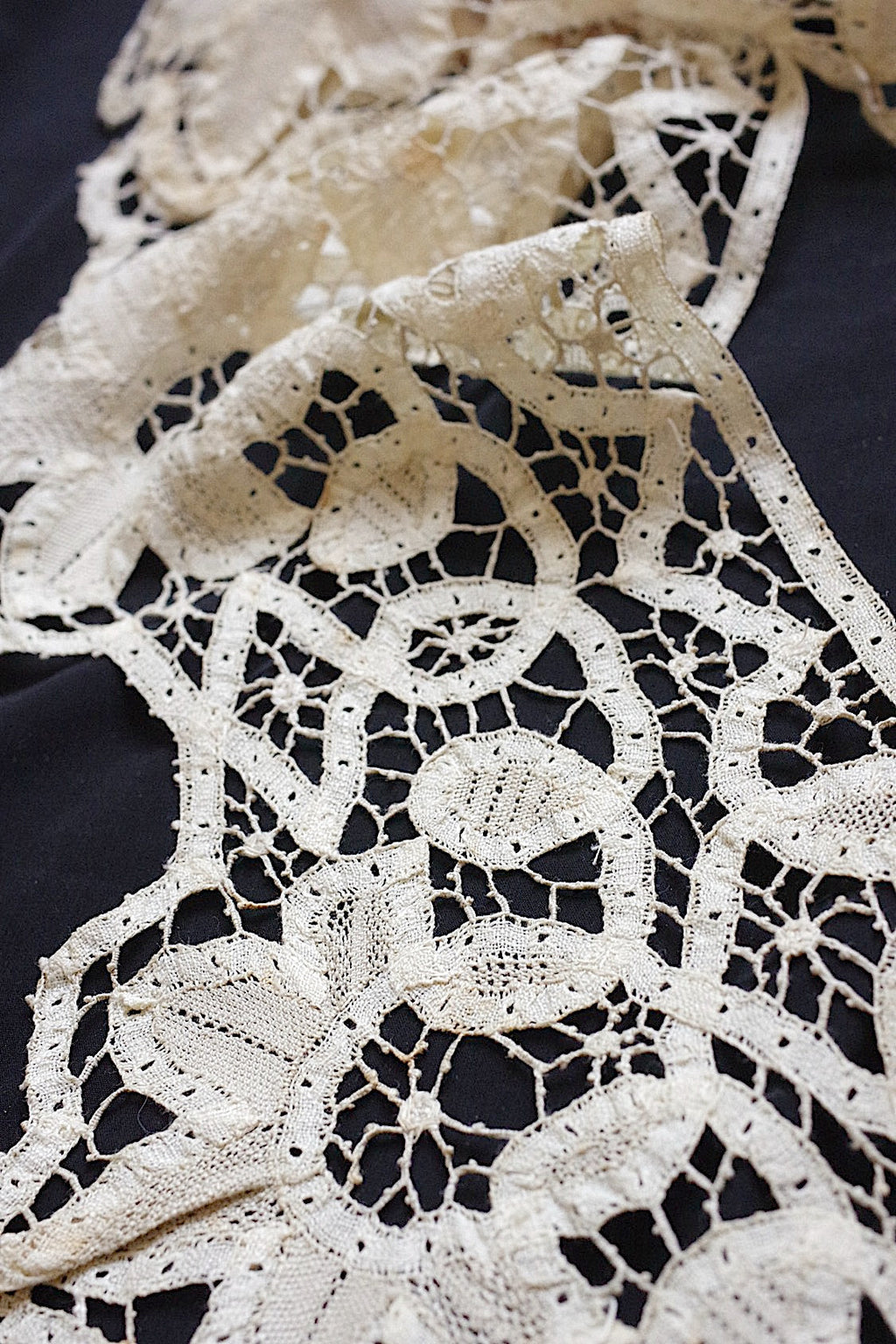 アンティークレース　dentelle ancienne 460cm .FR a l'epoque