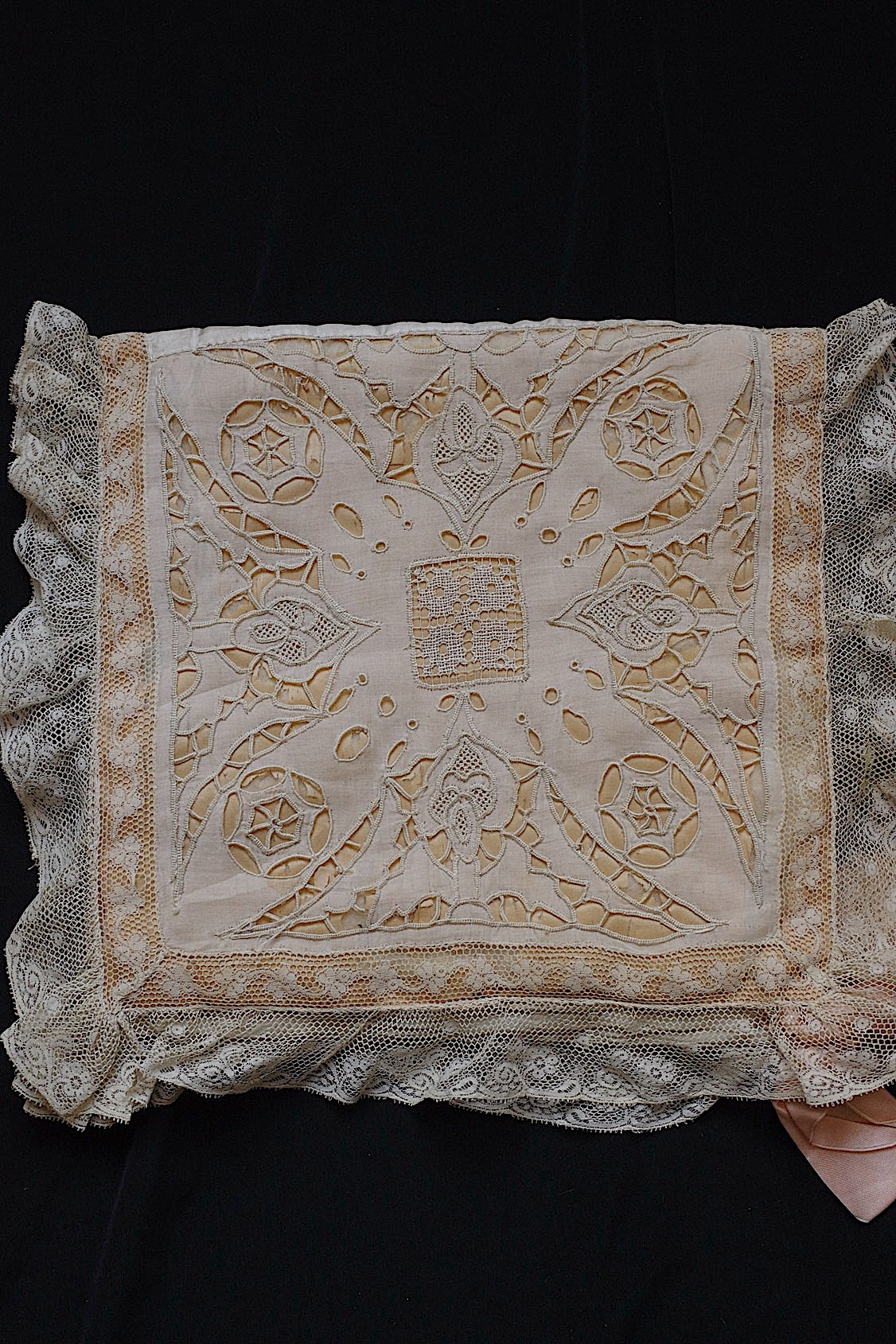 アンティークレース　dentelle ancienne クッション .FR a l'epoque