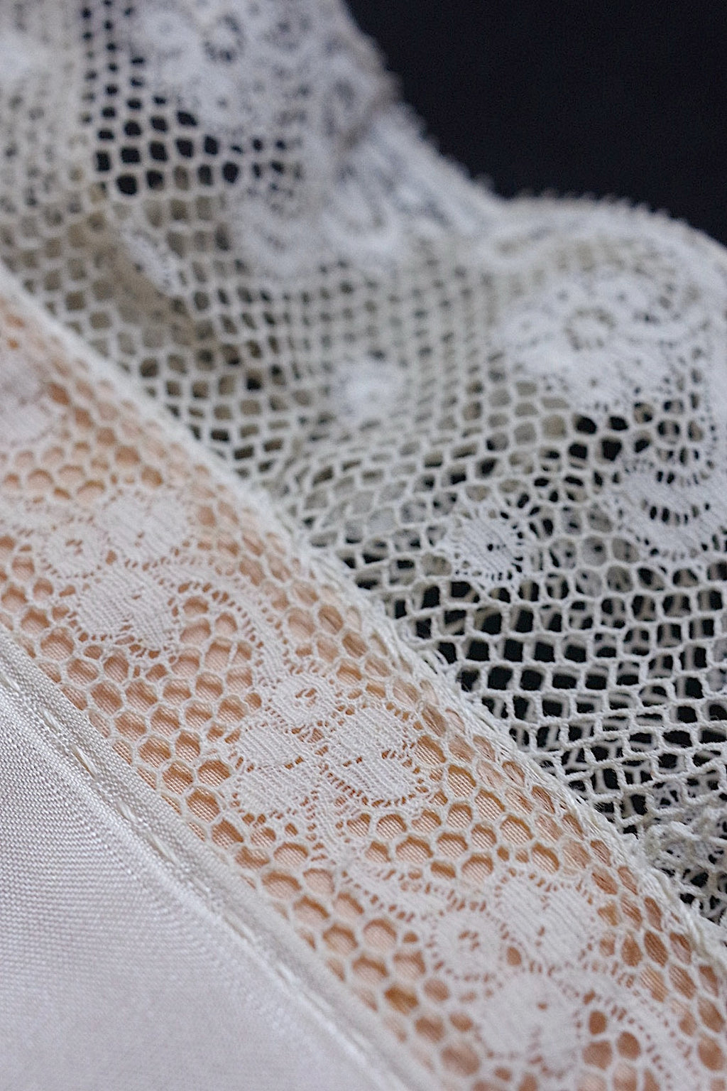 アンティークレース　dentelle ancienne クッション .FR a l'epoque