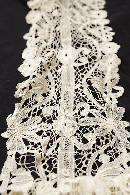 アンティークレース　dentelle ancienne タイ＋モチーフ .FR a l'epoque