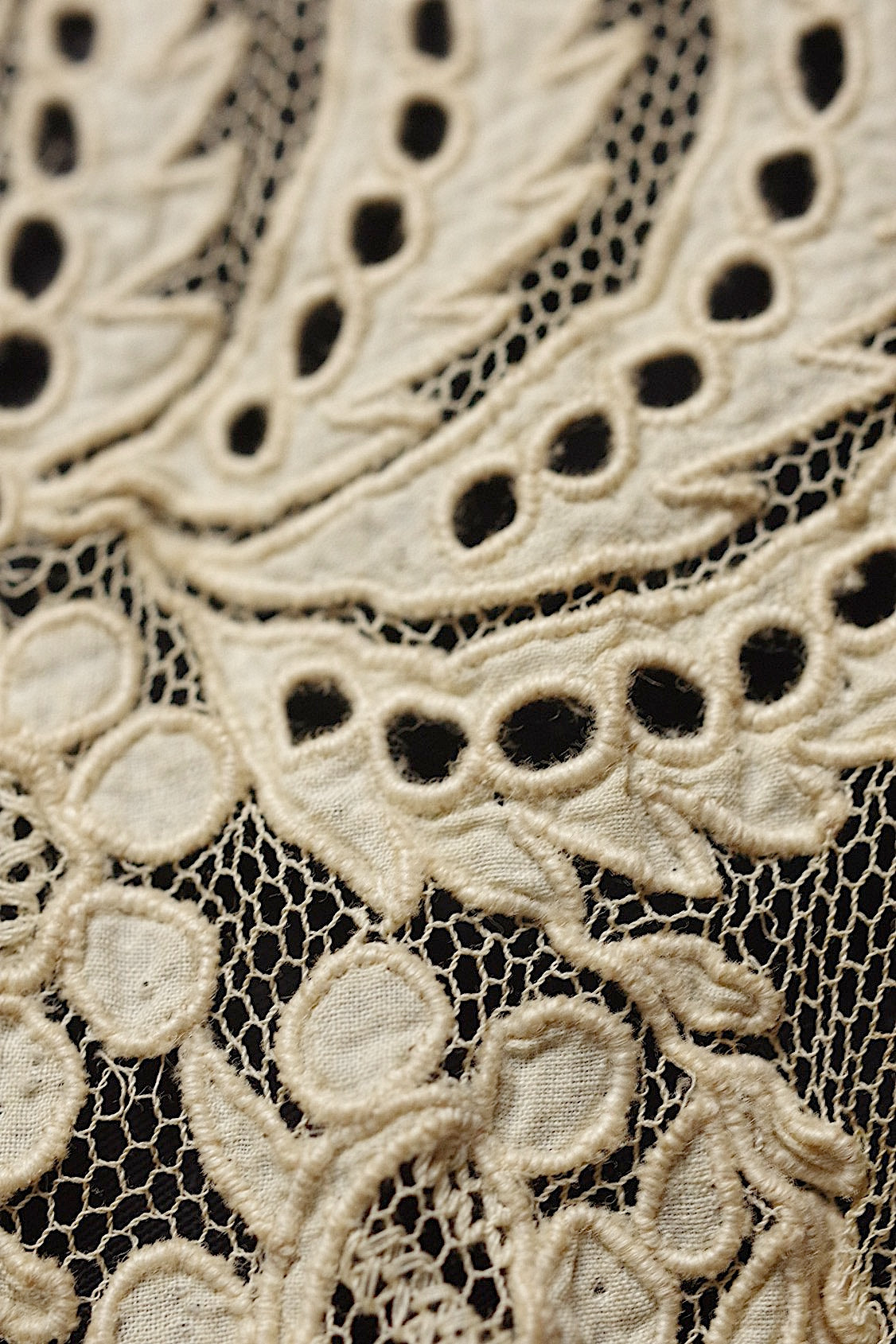 アンティークレース　dentelle ancienne タイ＋モチーフ .FR a l'epoque