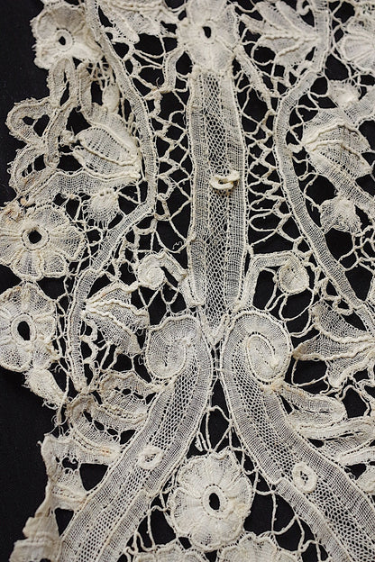 アンティークレース　dentelle ancienne タイ＋モチーフ .FR a l'epoque