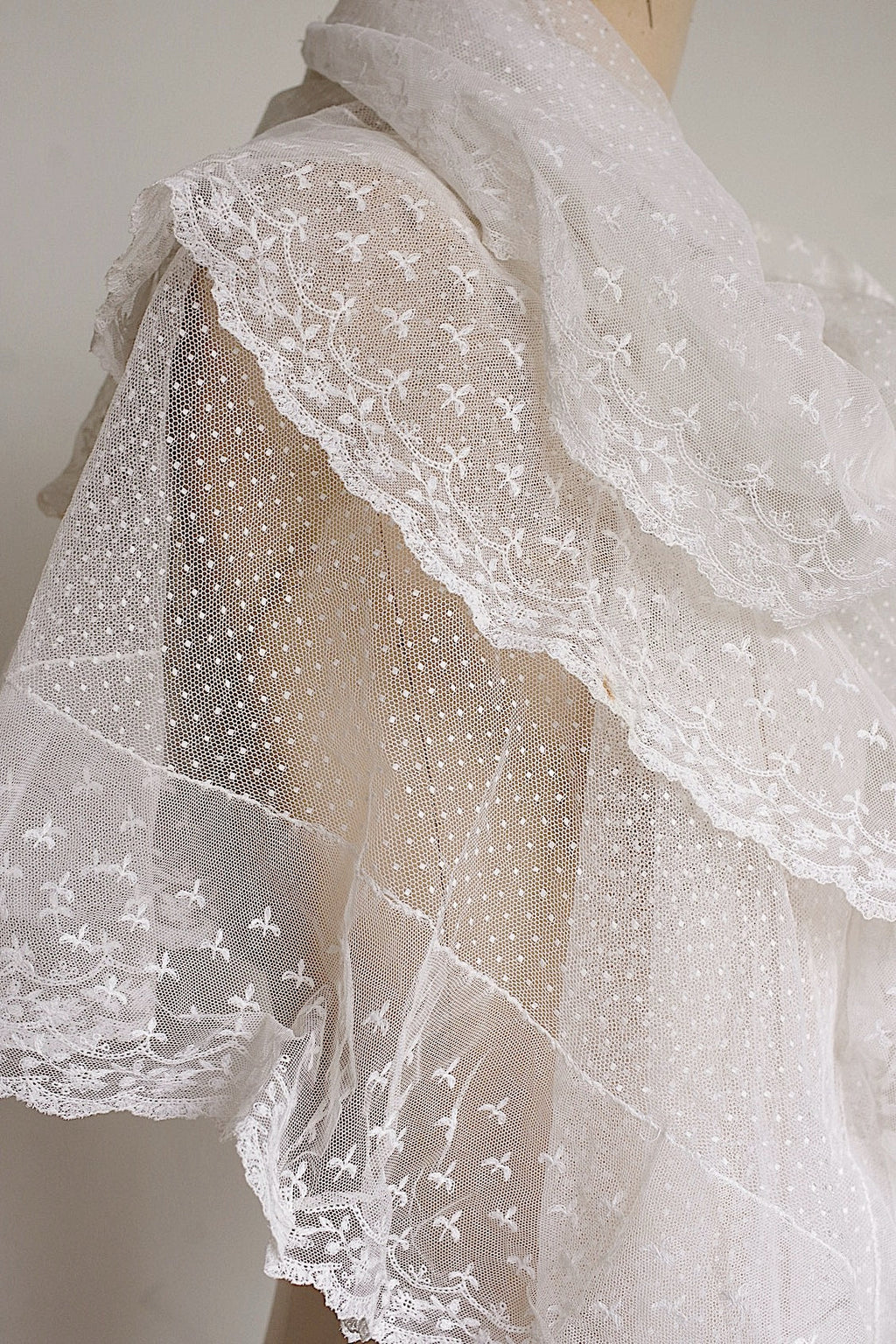 アンティークレース　dentelle ancienne-antique lace ベール .FR a l'epoque