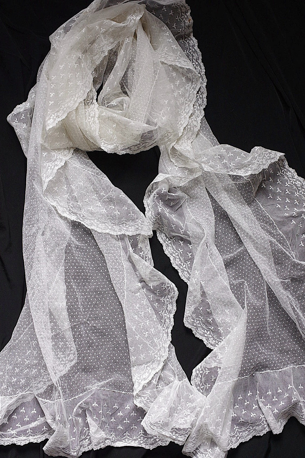 アンティークレース　dentelle ancienne-antique lace ベール .FR a l'epoque