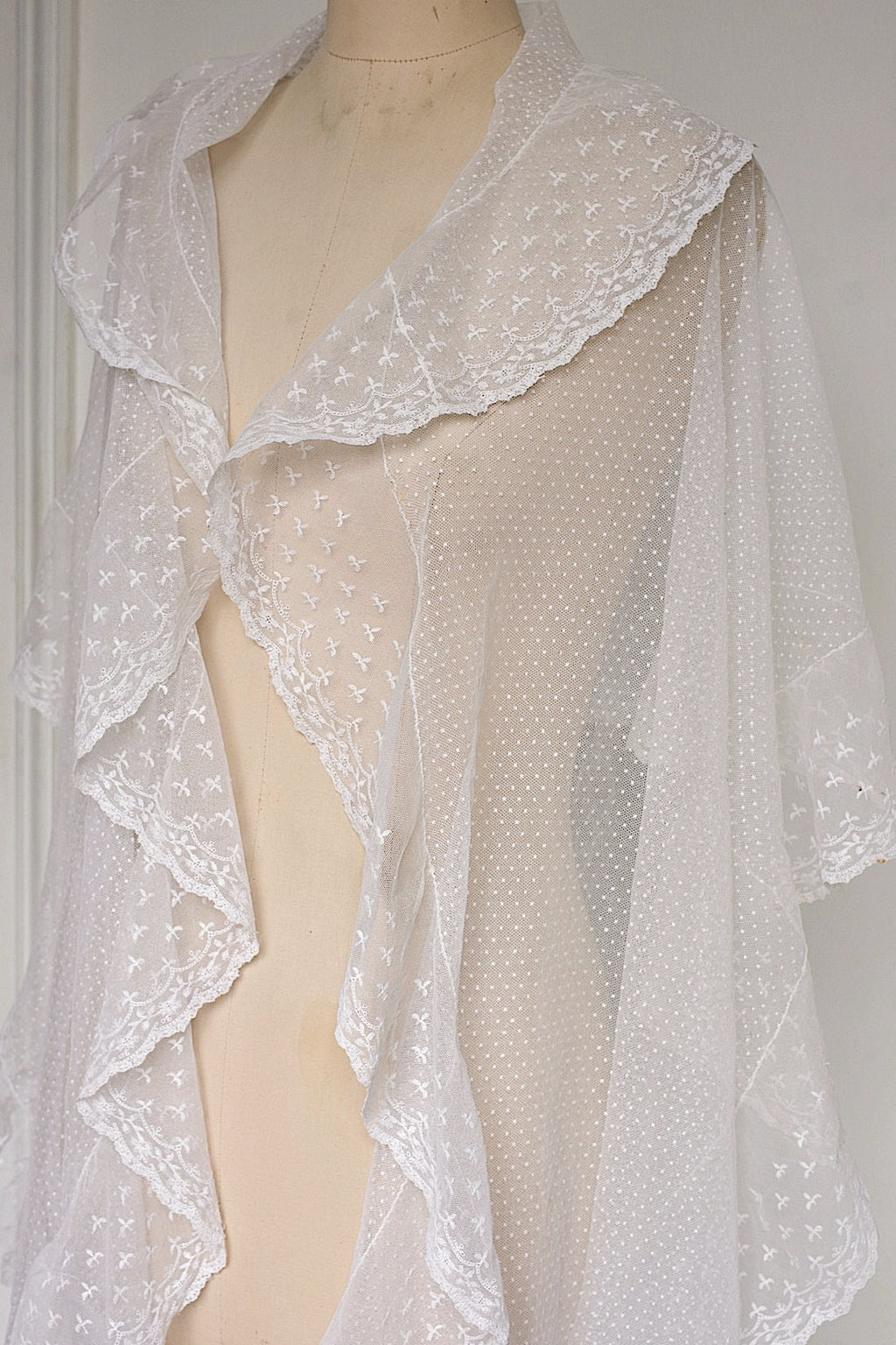 アンティークレース　dentelle ancienne-antique lace ベール .FR a l'epoque