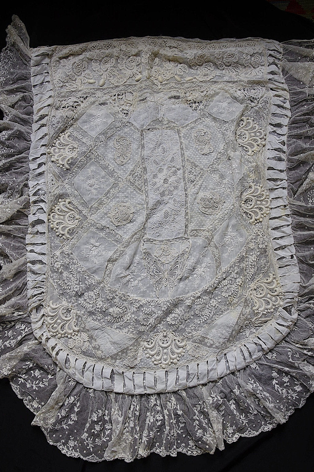 アンティークレース　dentelle ancienne-antique lace 刺繍カバー　素材 .FR a l'epoque