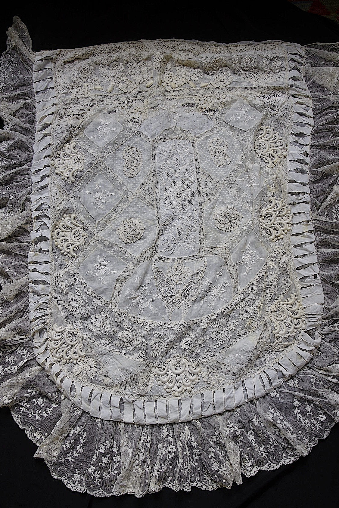 アンティークレース　dentelle ancienne-antique lace 刺繍カバー　素材 .FR a l'epoque