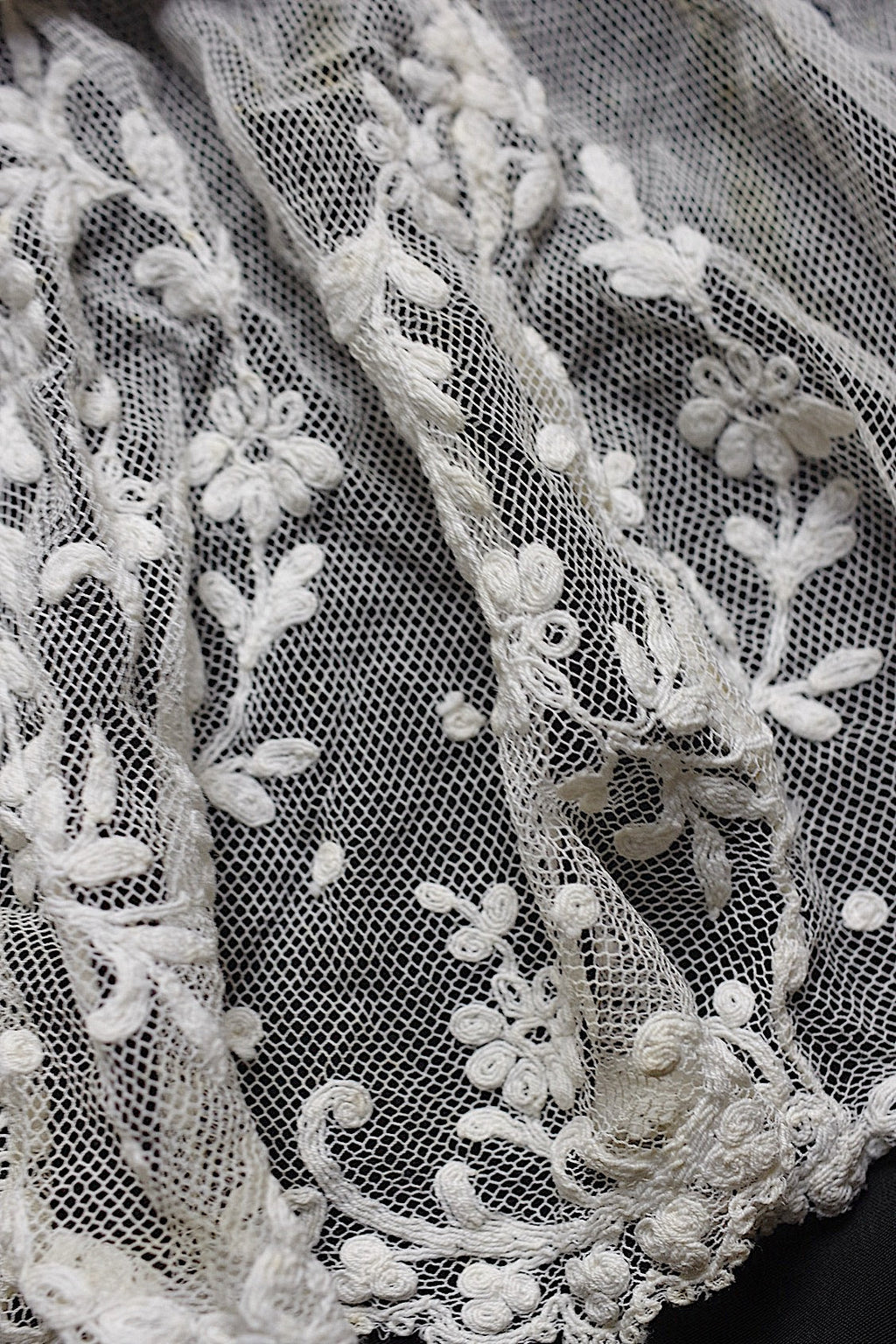 アンティークレース　dentelle ancienne-antique lace 刺繍カバー　素材 .FR a l'epoque