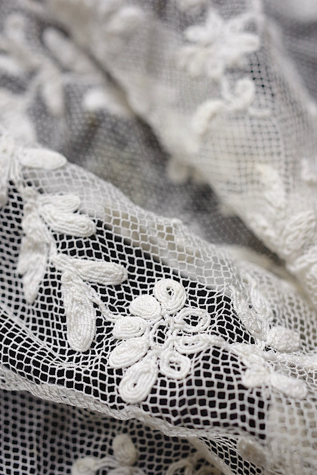 アンティークレース　dentelle ancienne-antique lace 刺繍カバー　素材 .FR a l'epoque