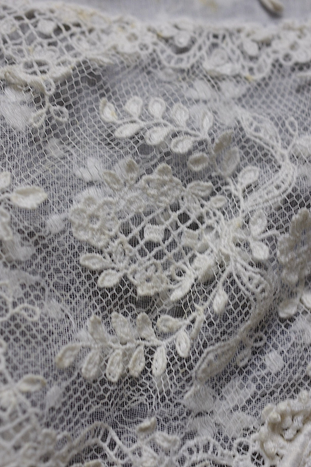 アンティークレース　dentelle ancienne-antique lace 刺繍カバー　素材 .FR a l'epoque