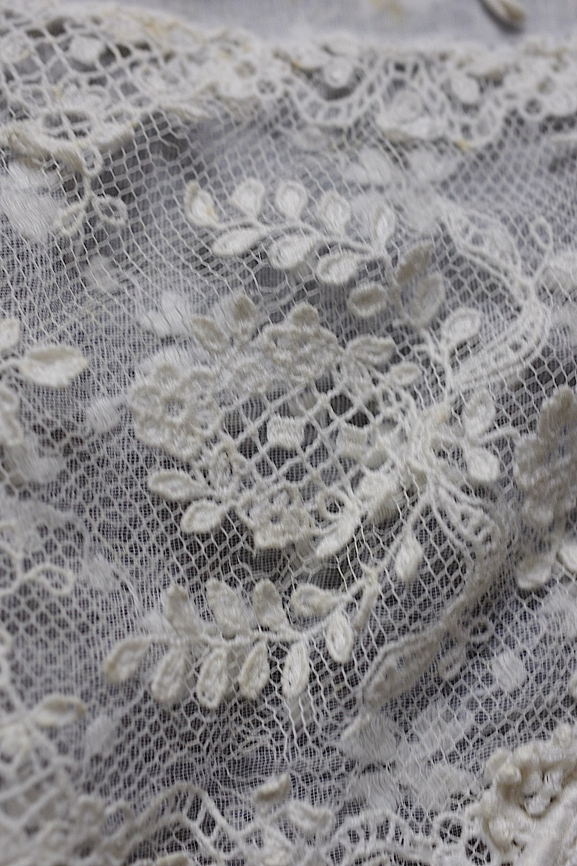 アンティークレース　dentelle ancienne-antique lace 刺繍カバー　素材 .FR a l'epoque