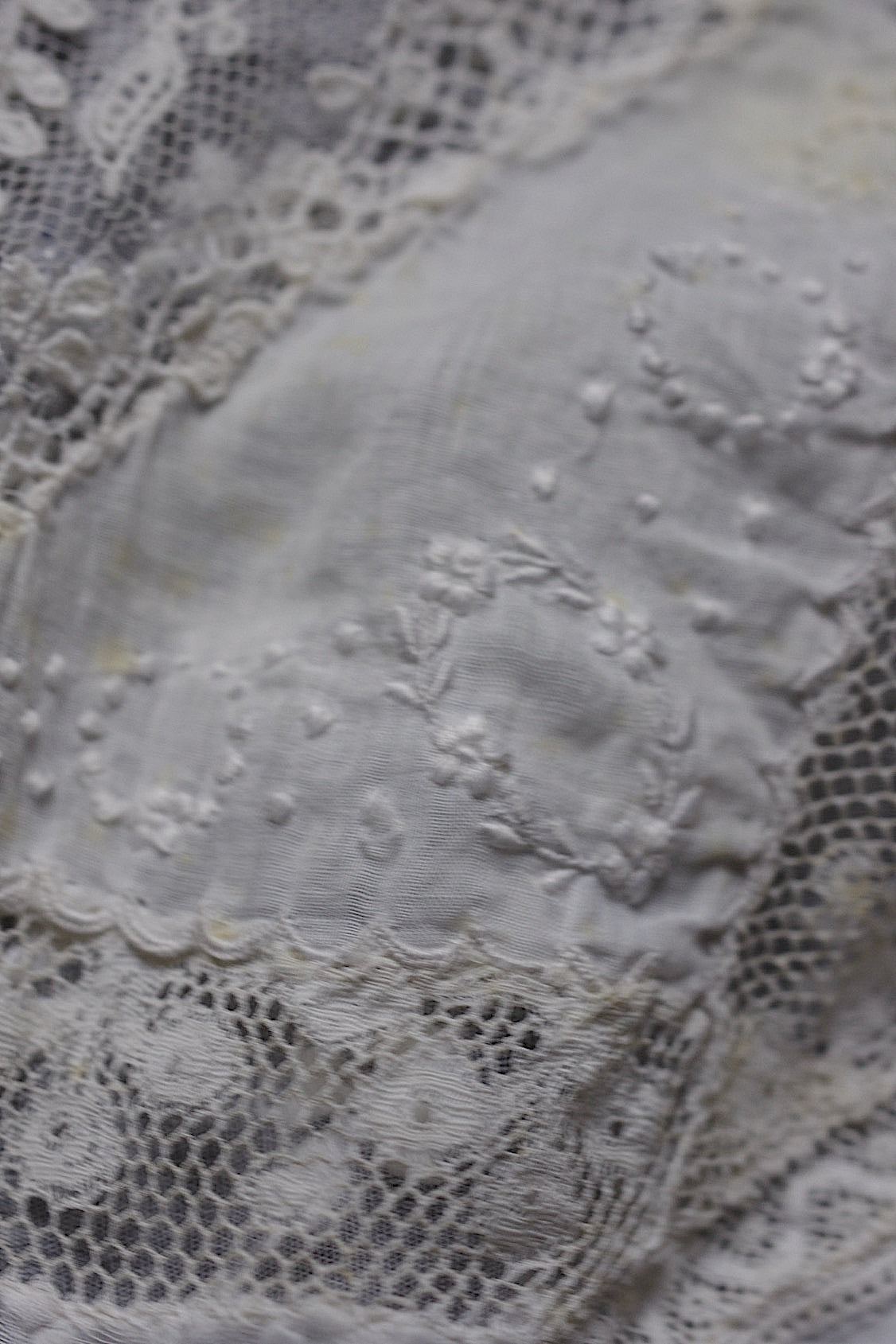 アンティークレース　dentelle ancienne-antique lace 刺繍カバー　素材 .FR a l'epoque