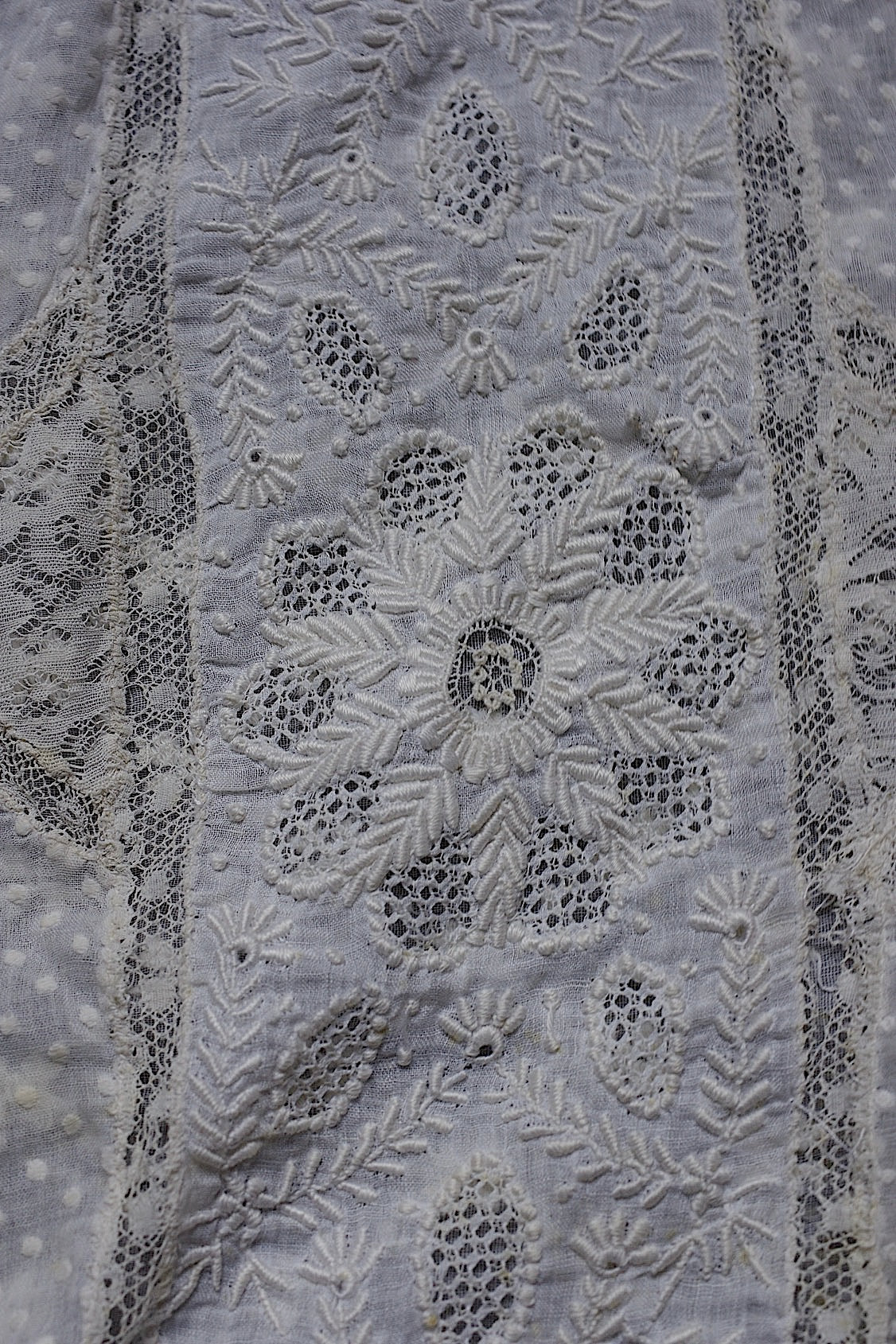 アンティークレース　dentelle ancienne-antique lace 刺繍カバー　素材 .FR a l'epoque