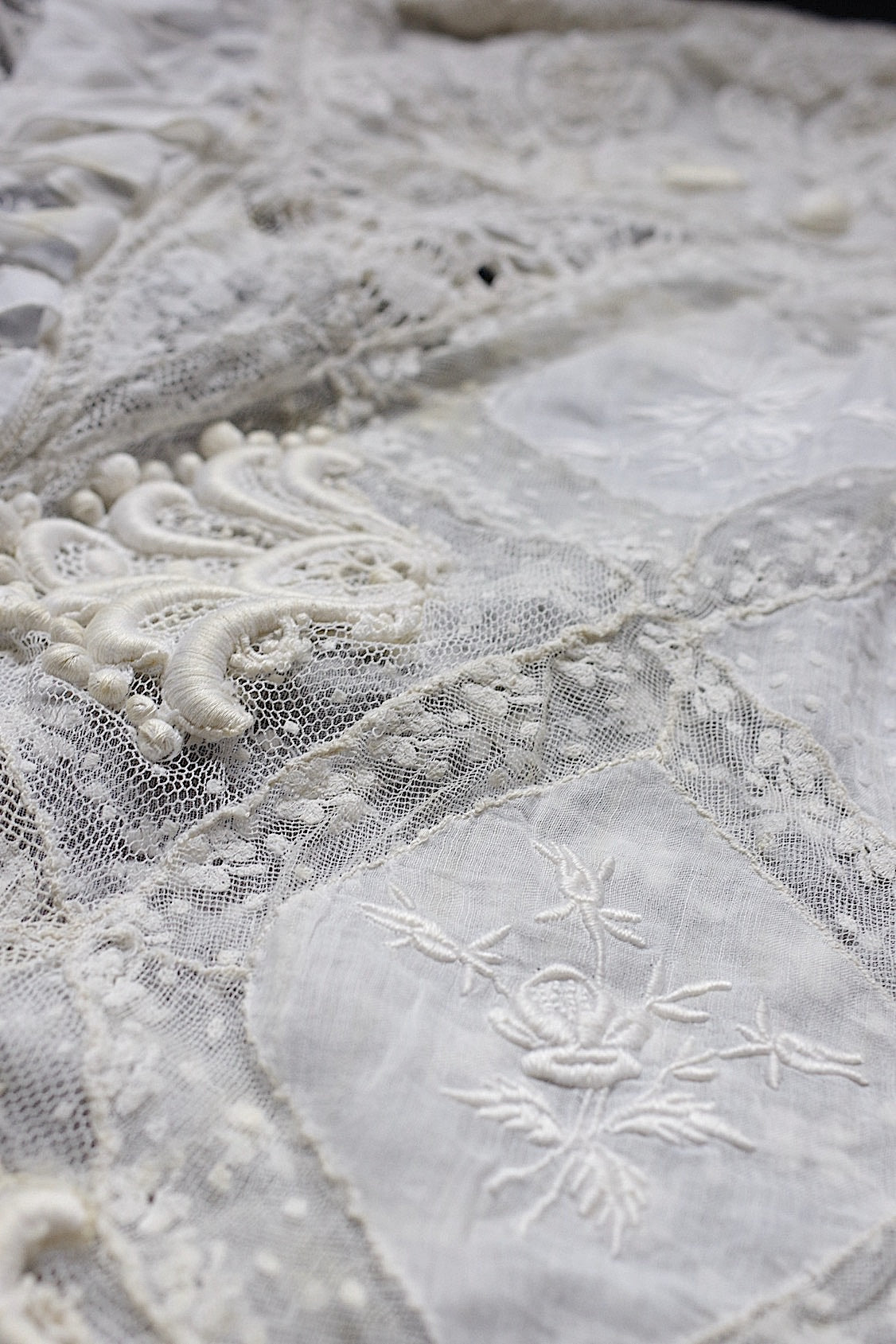 アンティークレース　dentelle ancienne-antique lace 刺繍カバー　素材 .FR a l'epoque