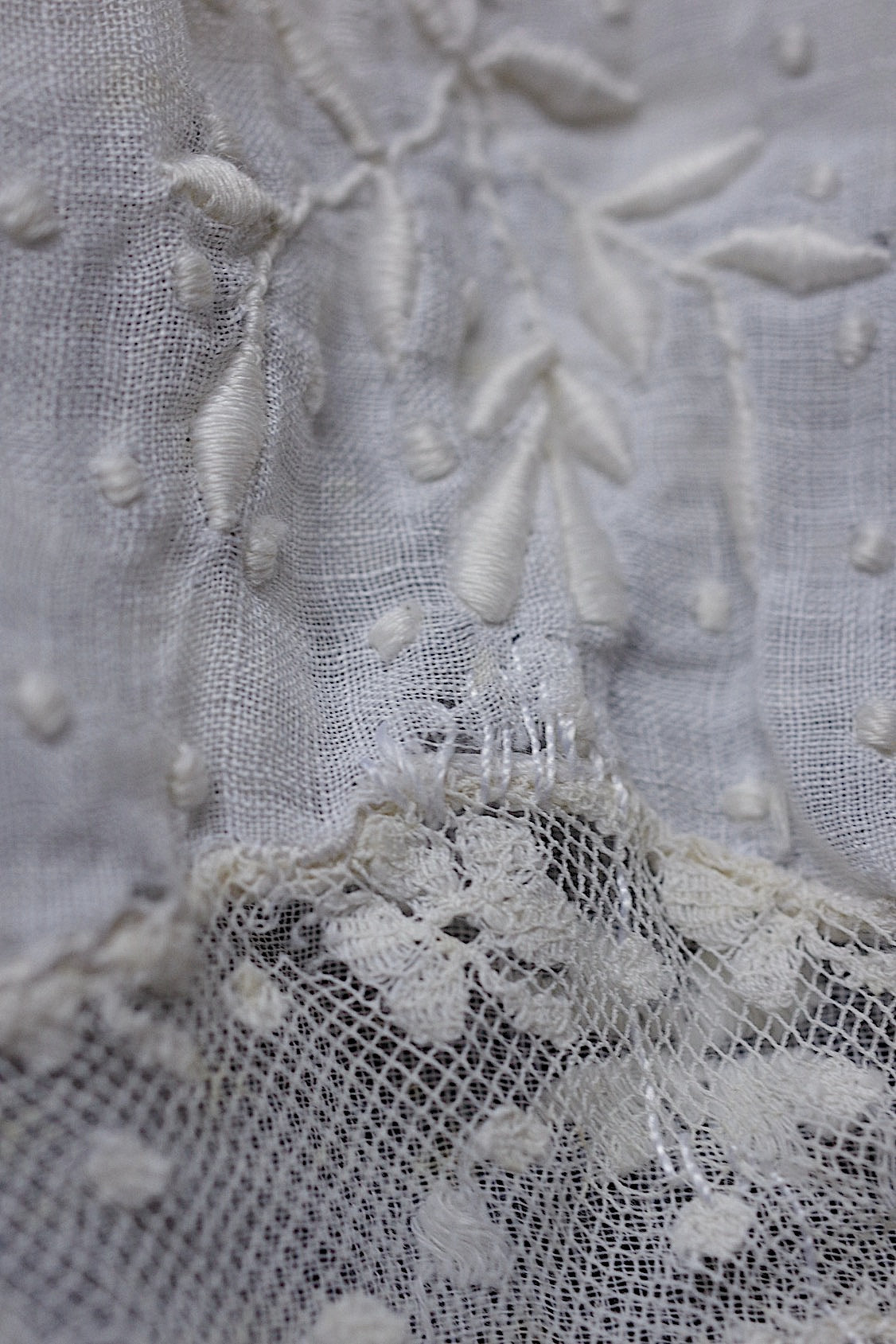アンティークレース　dentelle ancienne-antique lace 刺繍カバー　素材 .FR a l'epoque