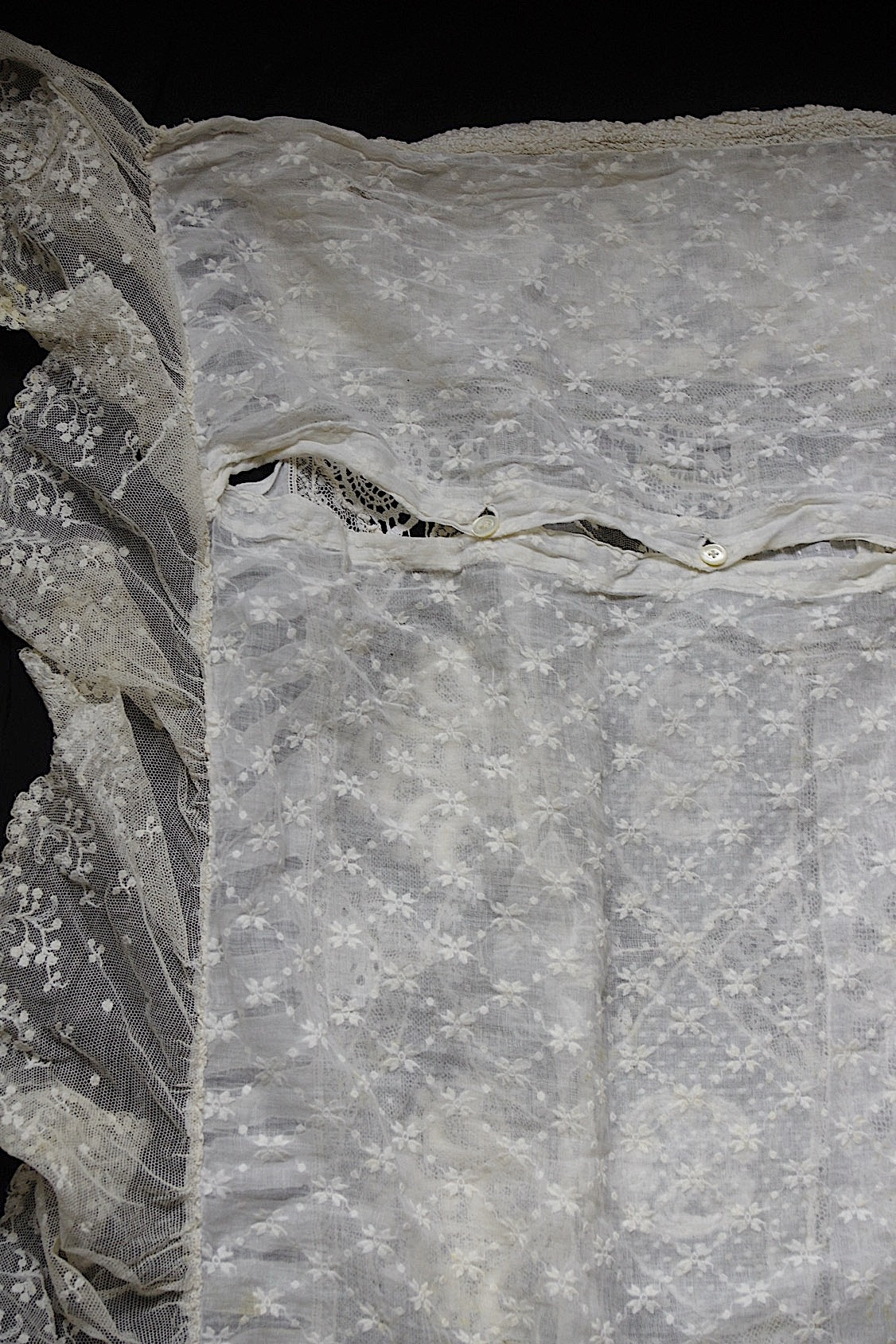 アンティークレース　dentelle ancienne-antique lace 刺繍カバー　素材 .FR a l'epoque