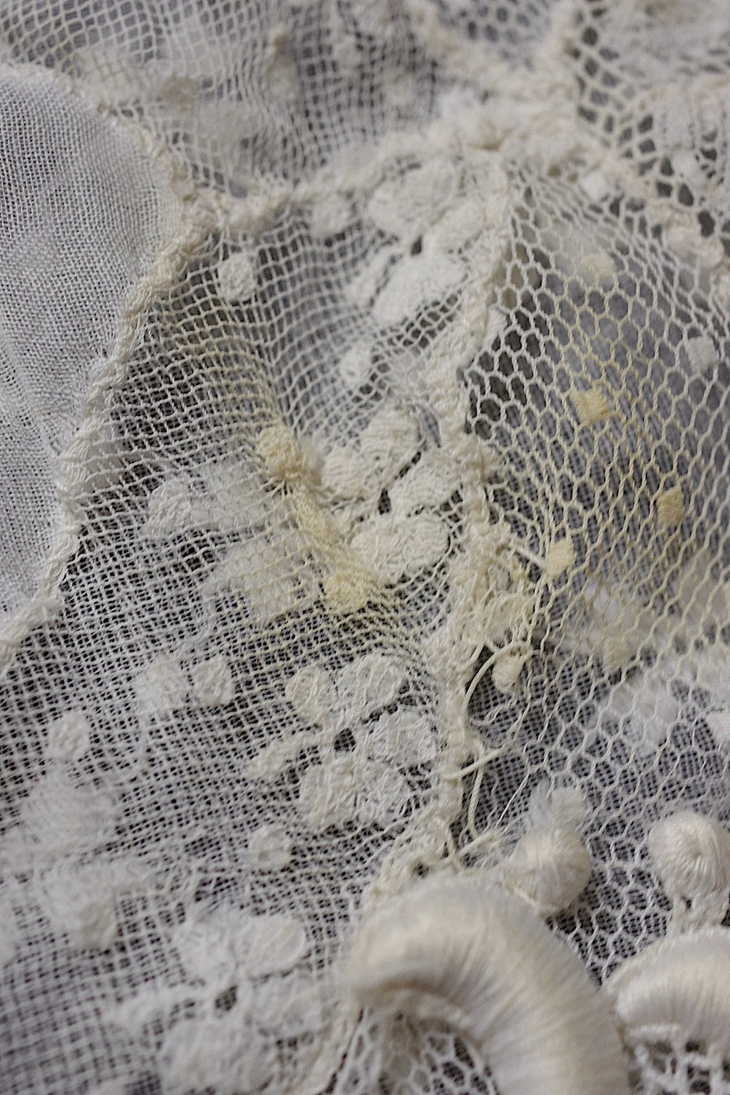 アンティークレース　dentelle ancienne-antique lace 刺繍カバー　素材 .FR a l'epoque